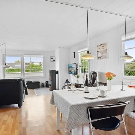 Haralda - 300m From The Sea By Interhome *