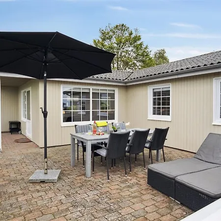 Haralda - 300m From The Sea By Interhome *